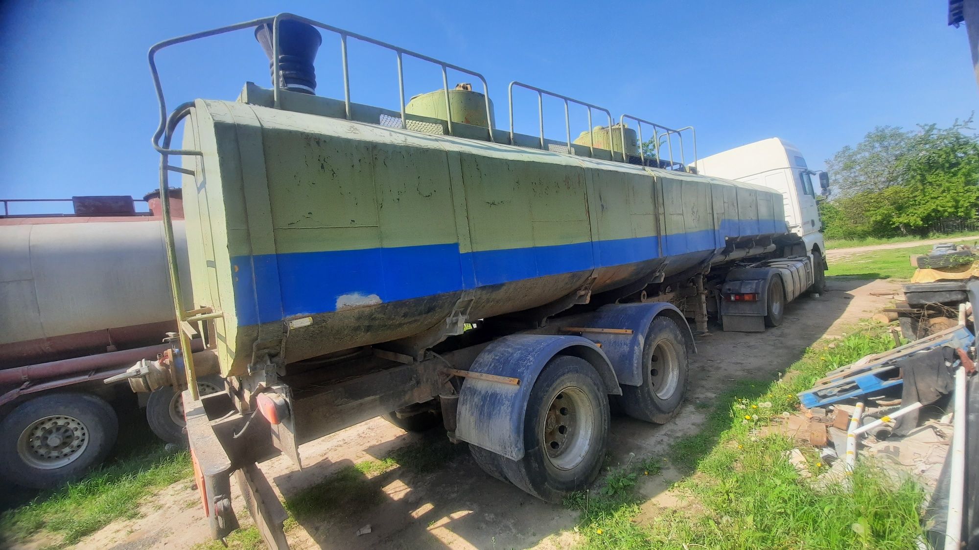 Полуприцеп, напівпричіп цистерна  ЧМЗАП ТЗ-22