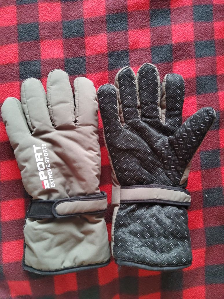 Зимові рукавиці колір хакі