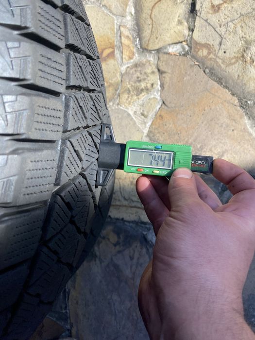 225/55/R18 Bridgestone Blizzak DM-V2