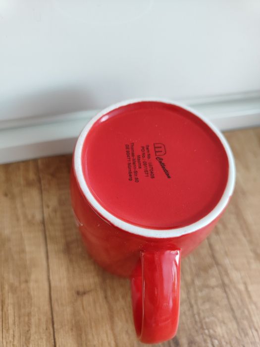 Kubek kolekcjonerski, czerwony, z choinką, Selgros