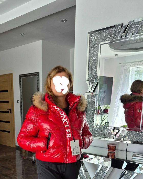 Piękna puchowa kurtka damska Moncler rozm. M z naturalnym jenotem