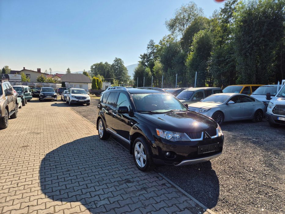 Mitsubishi Outlander 4x4 *2,2d 156KM * 183 tys km*7 osób * 6 biegów*