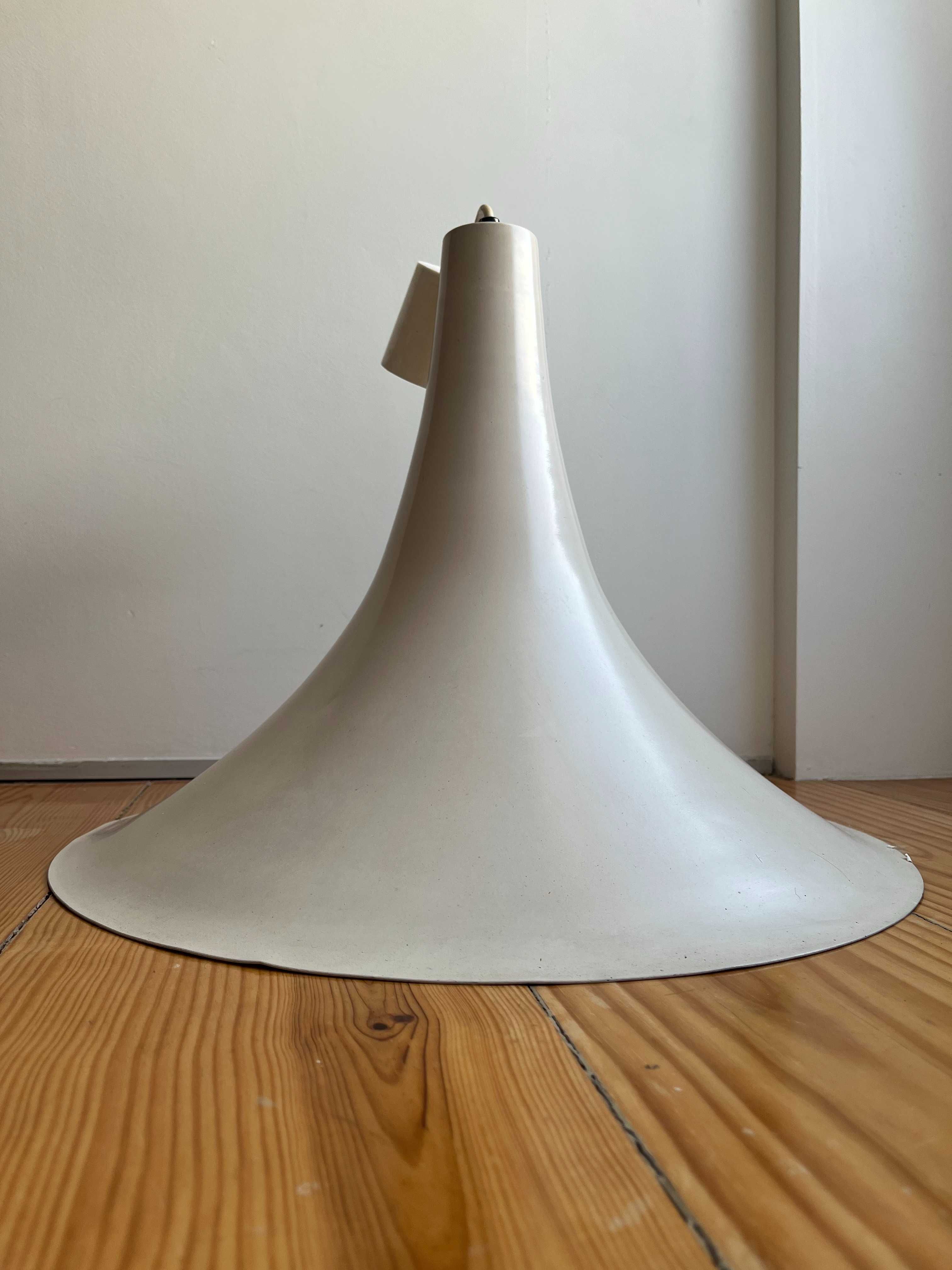 Candeeiro suspenso branco estilo “Fog & Morup”