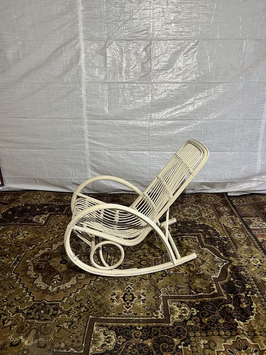 Fotel bujany z wikliny - Idealny do relaksu!