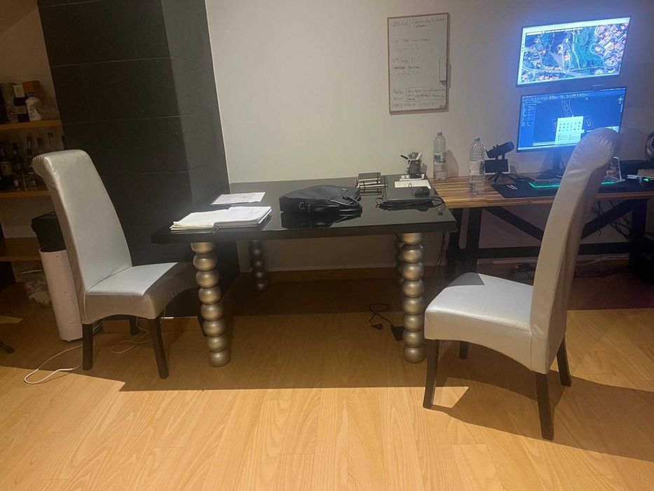 Mesa de Sala e 4 Cadeiras