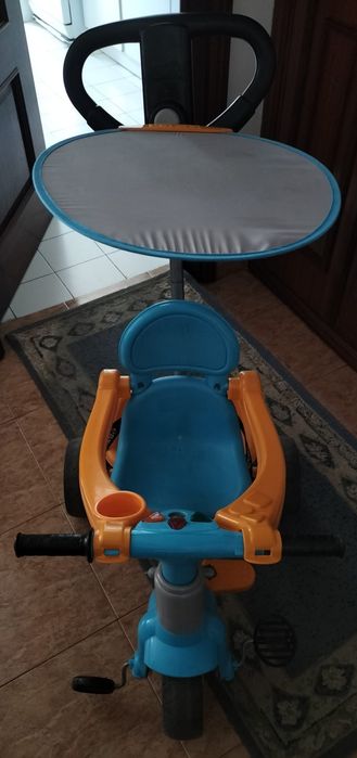 Vende-se triciclo Feber