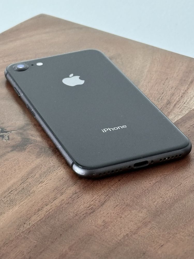 IPhone 8, 64 GB, preto