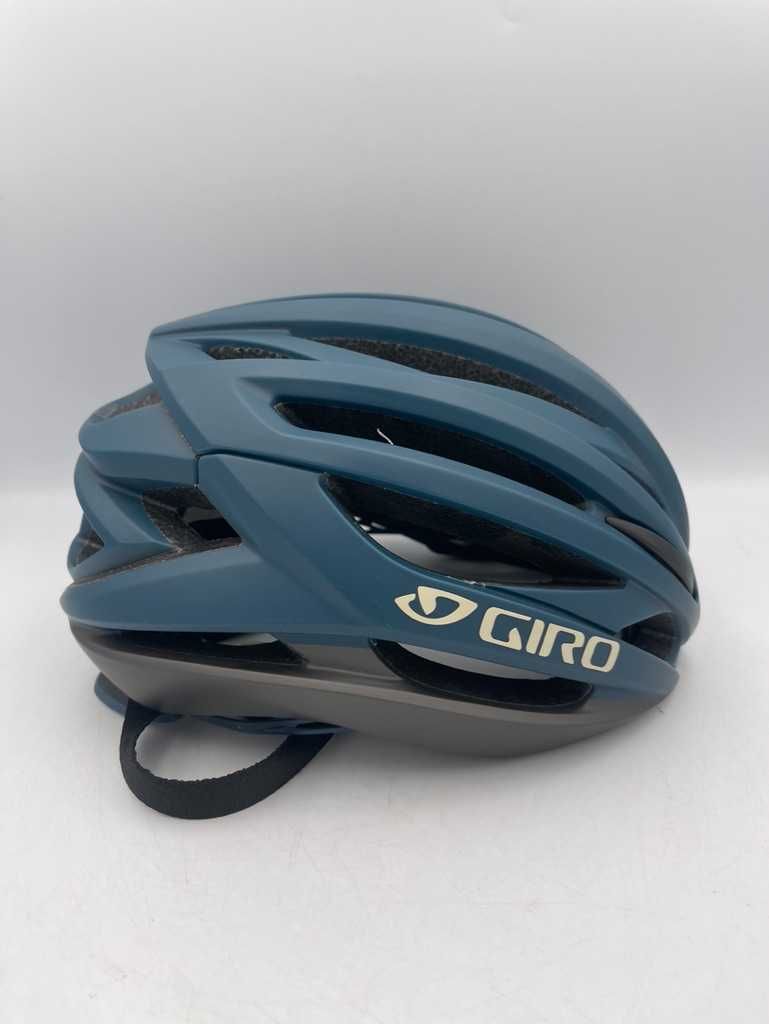 Powystawowy Kask Rowerowy Giro Syntax r. M (55-59cm)