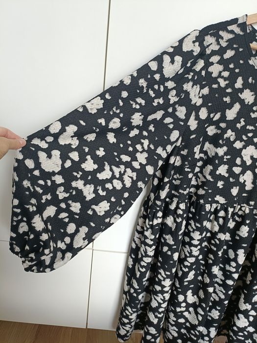 Sukienka damska rozkloszowana plus size czarna na imprezę na okazję 48