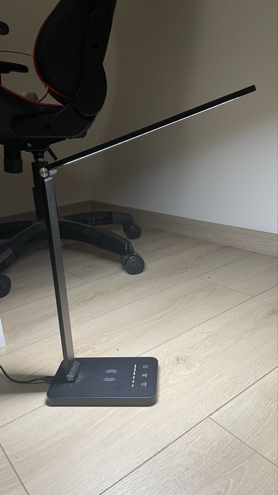 Lâmpada Toutch Movível - Carrega Telefone