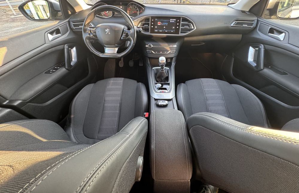 Peugeot 308 1.2 E-THP ALLURE