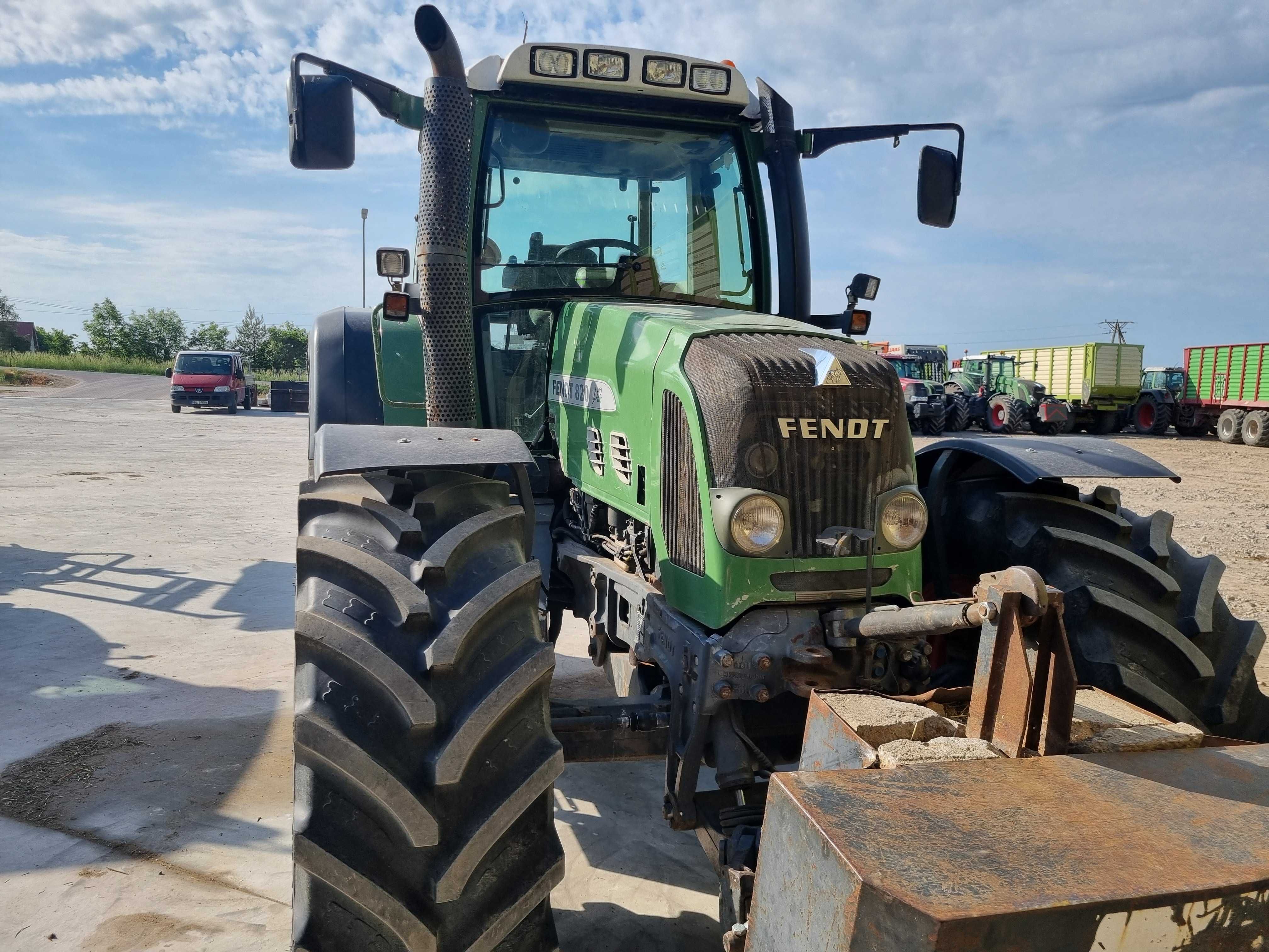 Ciągnik Fendt 820