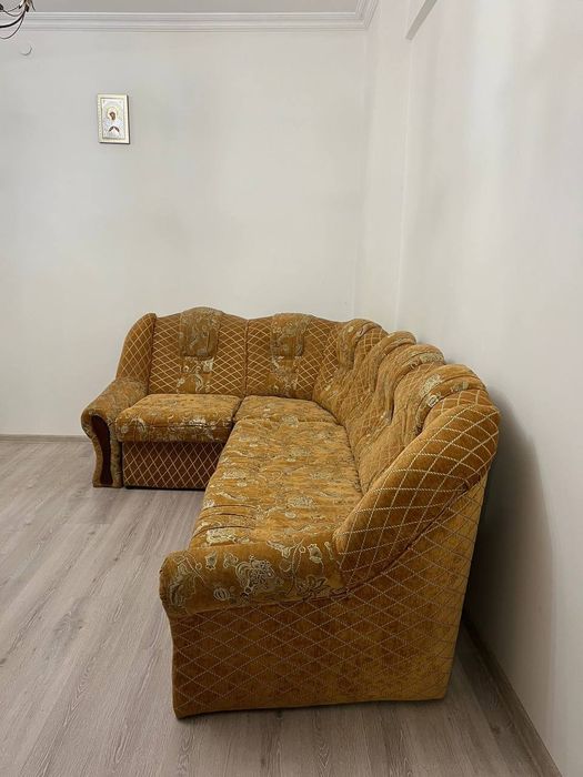 Продам кутовий диван в гарному стані, розміри 180х270, розкладний.