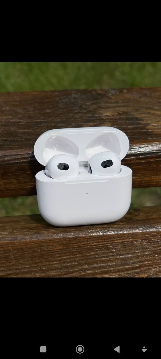 AirPods 3 

Повністю оригінальне пакування, документація