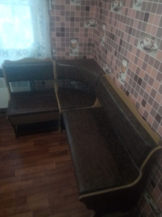 Кухонный уголок 1400х1050 .. Удобный и вместительный.