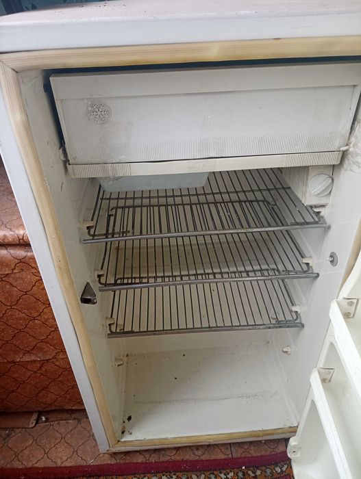 Продам холодильник б/у,рабочий