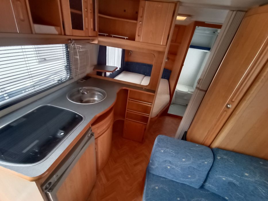 Adria 462 DP-łóżko francuskie,przedsionek,posezonowa wyprzedaż