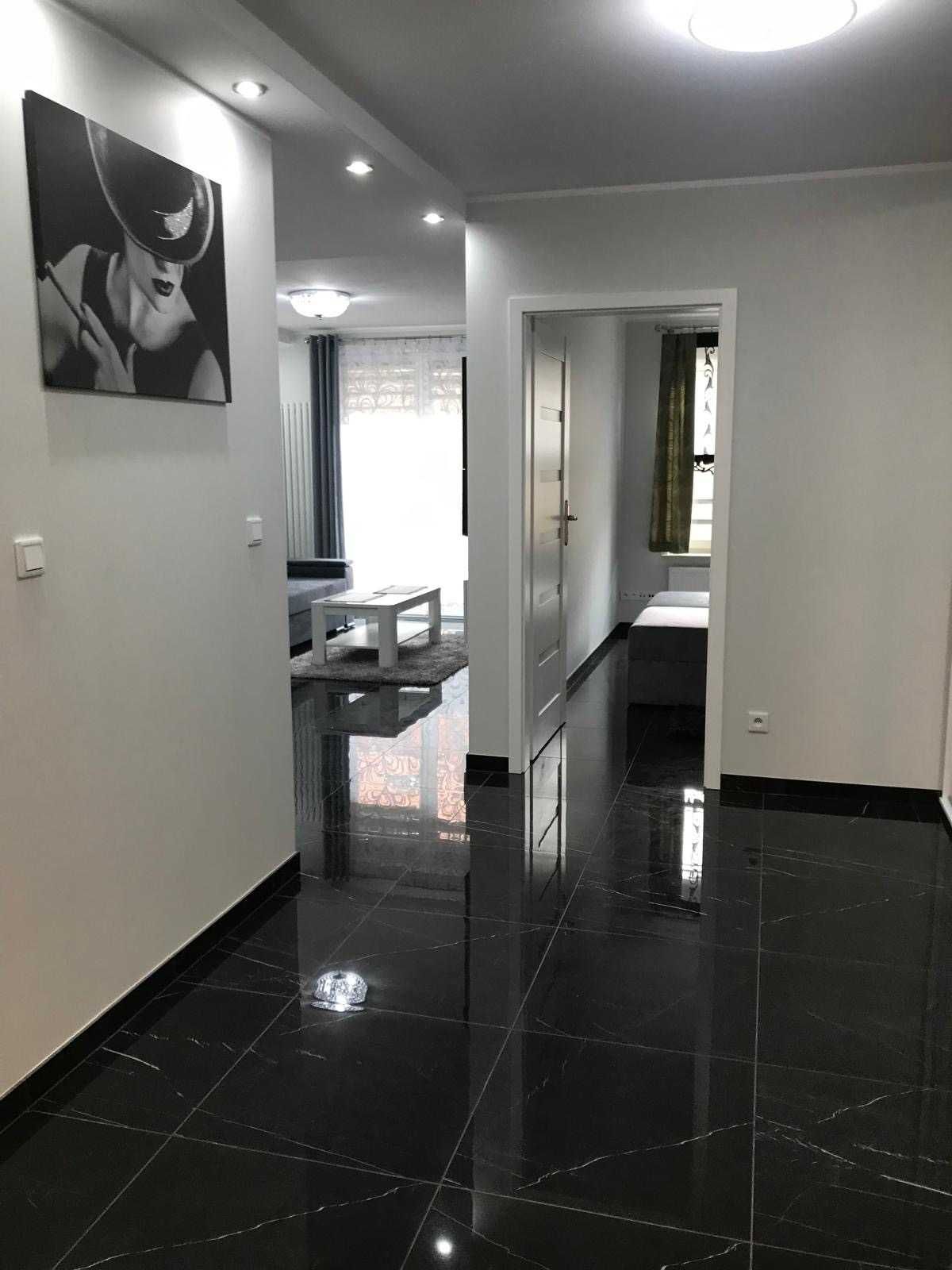 Luksusowe mieszkanie w nowym apartamentowcu.