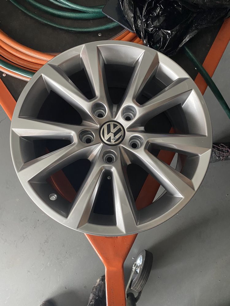 Оригінальні диски Volkswagen R18 5*130