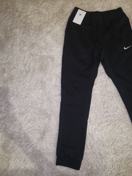 Spodnie nike czarne nowe