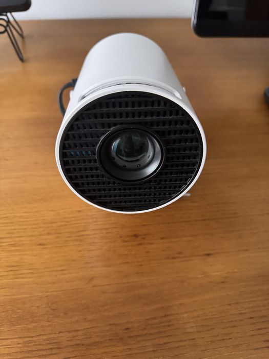 Mini projetor 4k + tela de projeção