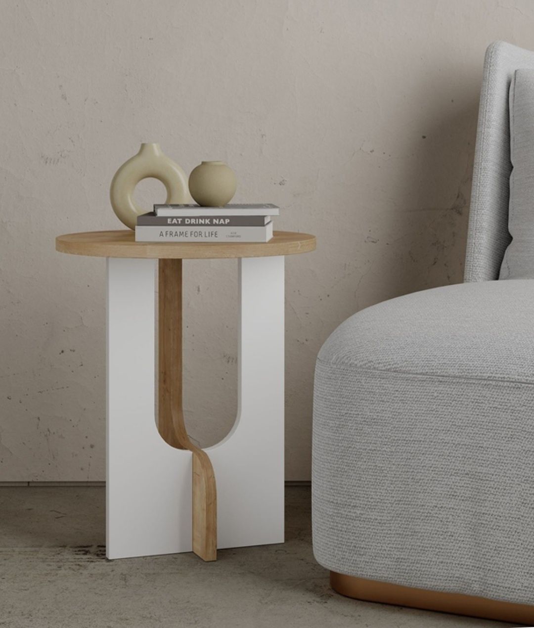 Mesa de apoio branco e castanho