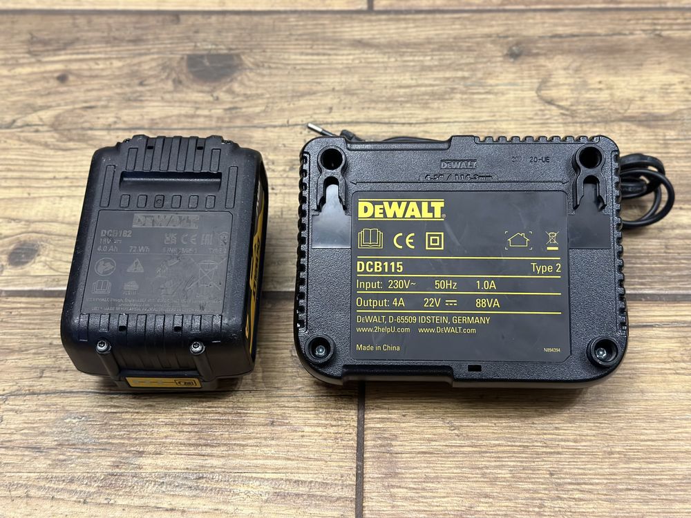 Zestaw bateria akumulator 18V 4AH + ładowarka DCB115 DeWalt