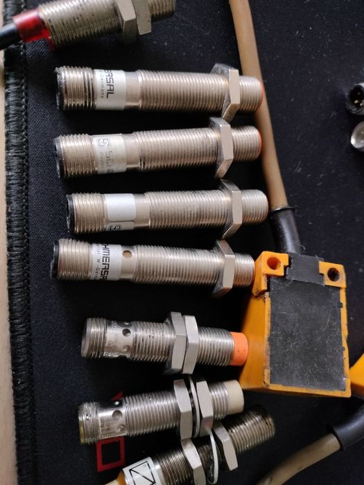 12szt Czujniki indukcyjne PNP i NPN OMRON Schmersal  Baumet ifm