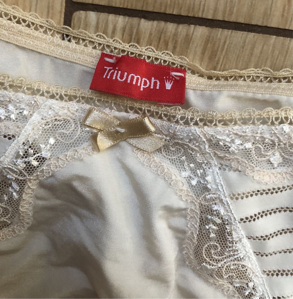 Majtki Triumph stringi M