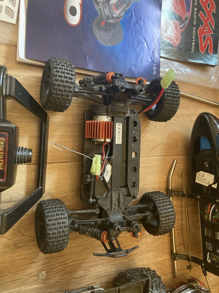 Autka RC E REVO helikopter HVOLTATION