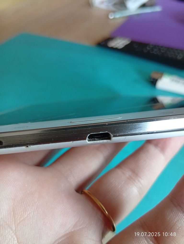 Witam mam do sprzedania tablet jak na zdjęciu.
