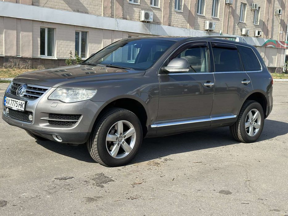 VW Touareg  3 л в в идеале возможен обмен на жилье в Харькове