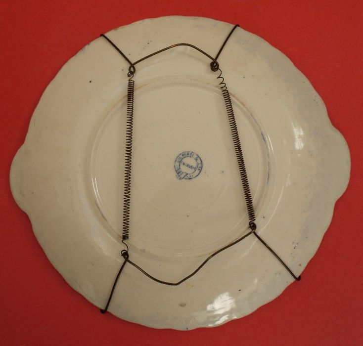 Raro e antigo prato de loiça de Sacavém, com pegas