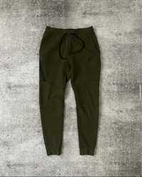 Спортивные штаны Nike tech fleece