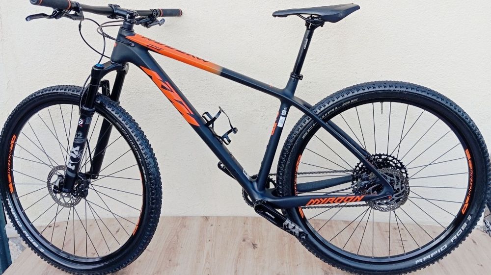 JF-Bikes Bicicletas KTM Myroon Carbono 12v M e L.