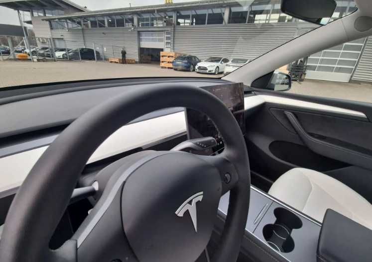 Tesla Model Y 2020 Long Range
