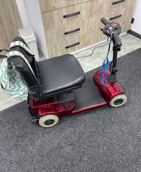 Електро скутер для старших людей або інвалідів
