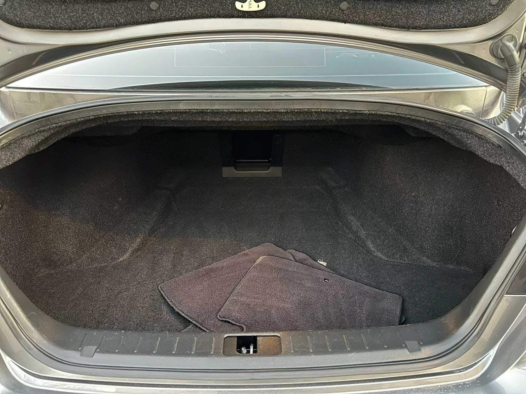 Infiniti Q70 Luxe 2018