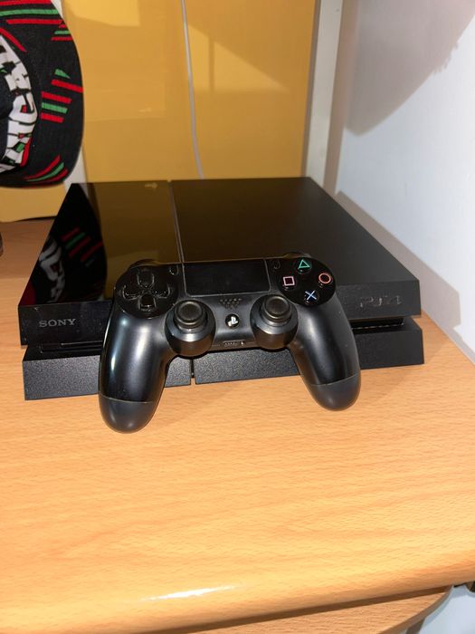Vendo PS4 impecável