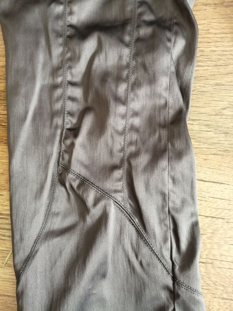 Spodnie damskie krój typu briczesy. L