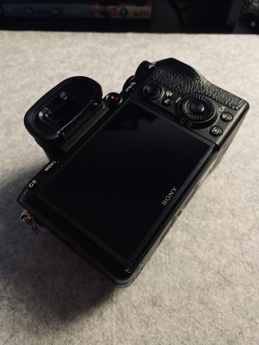 Sony A7III – Corpo + Acessórios