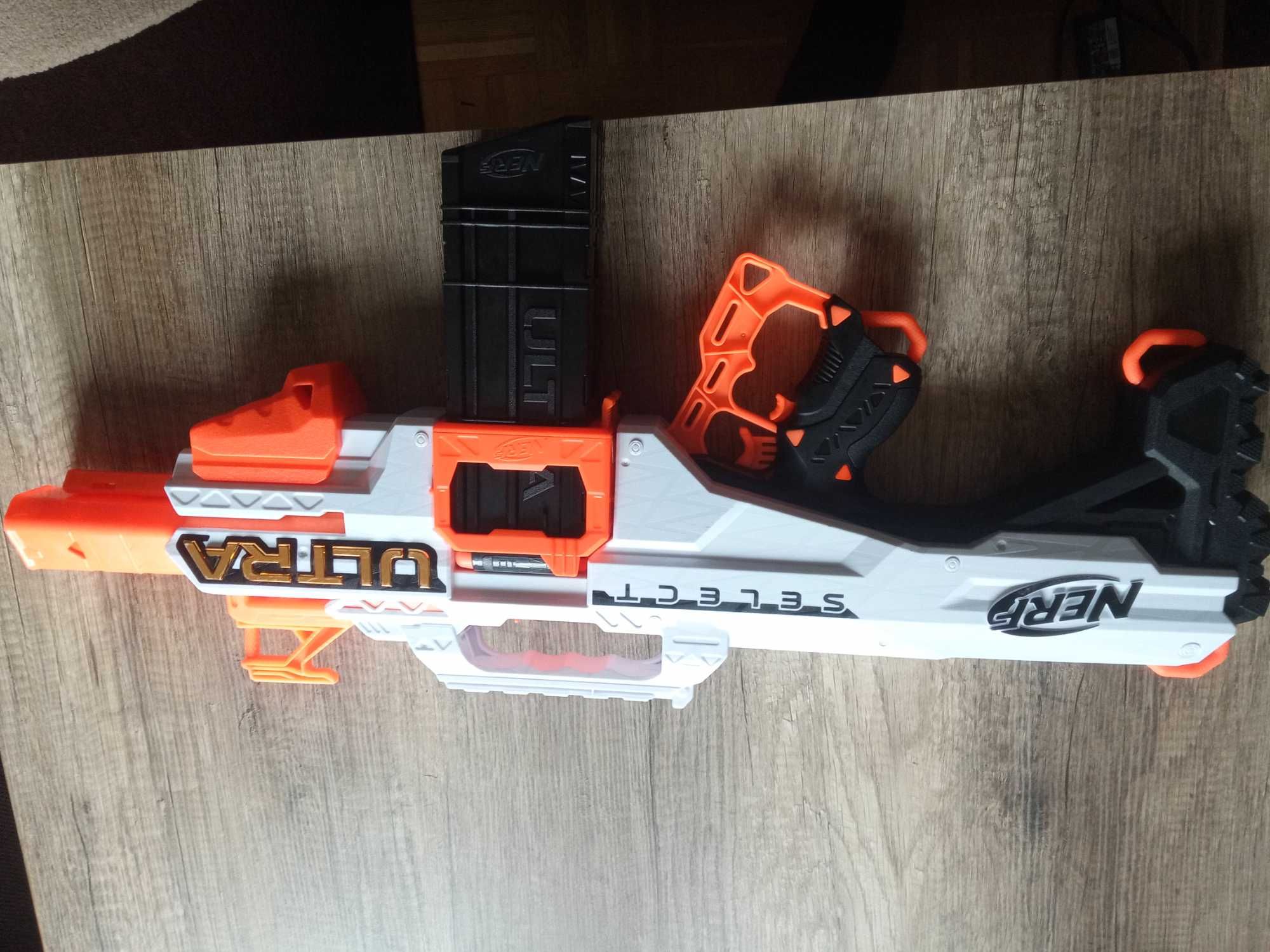 Karabin NERF ULTRA AUTOMAT NA BATERIE uszkodzony na części do naprawy