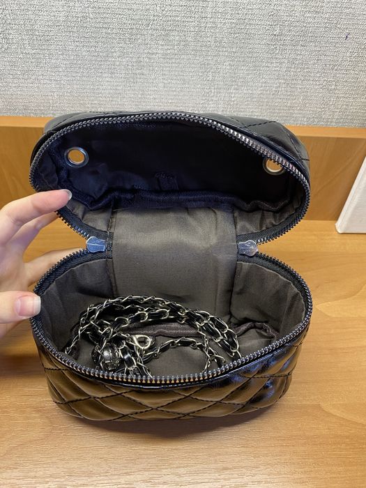 Сумка бочонок біла, чорна, коричнева у стилі chanel шанель