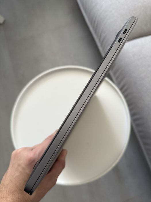 Новий ! MacBook Pro 16 2020 і9 2.4 | 16gb Ram | SSD 512gb A2141