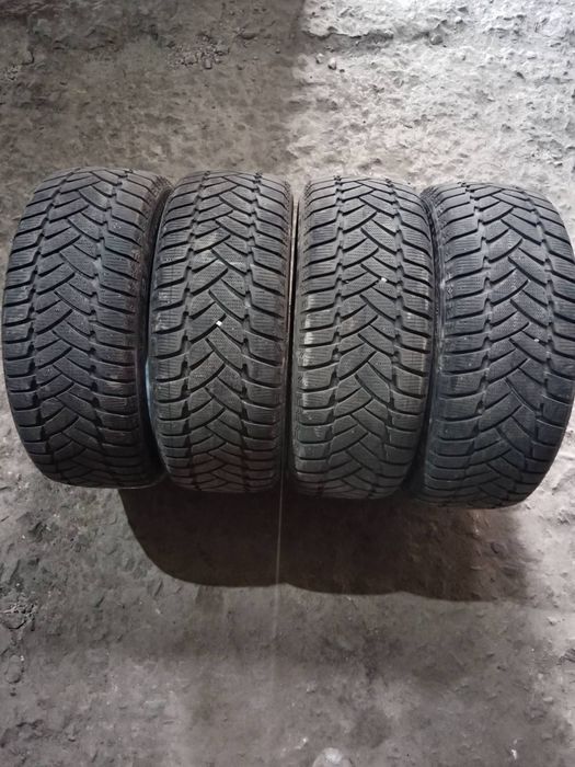 225/50 r17 Dunlop