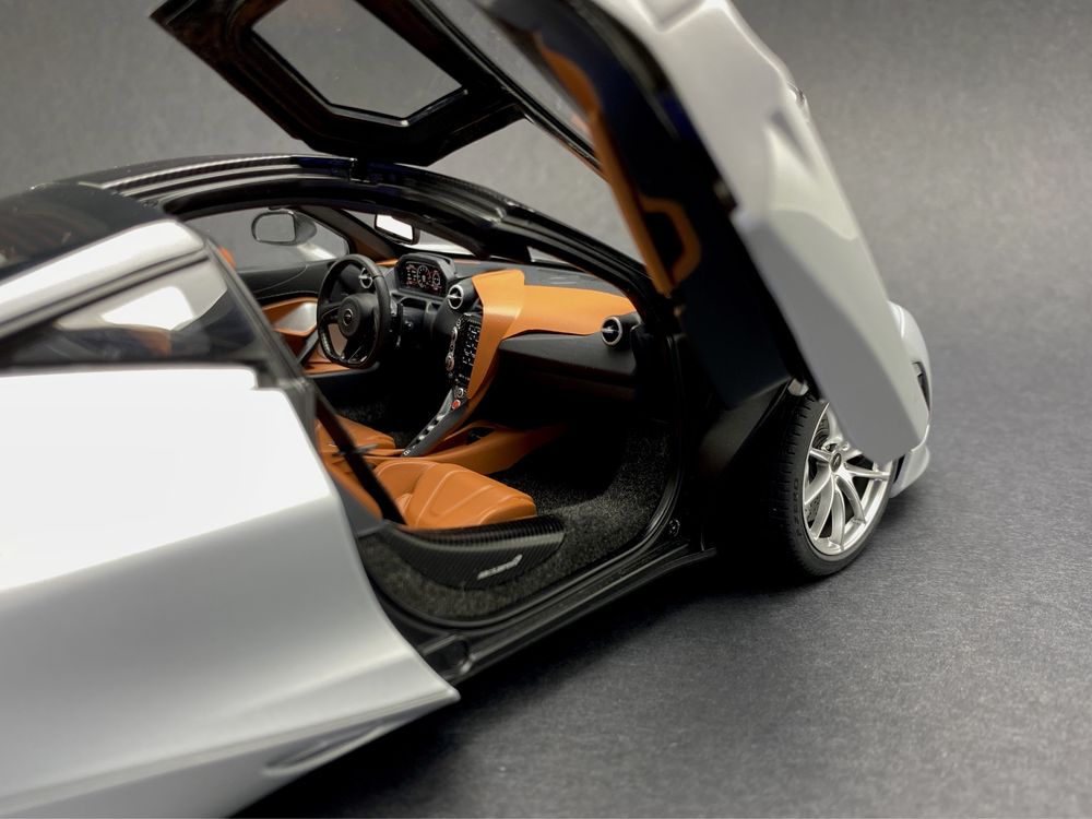 Autoart 1:18 McLaren 720s Glacier White