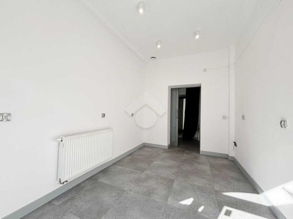 Lokal w centrum - duża witryna - ul. Słowiańska/Długa - MPEC