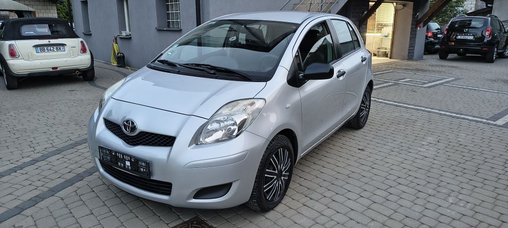 Toyota Yaris 1.0 VVT-i 2011r niski przebieg, , zarejestrowany w Polsce