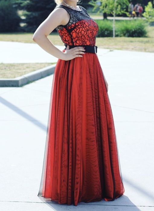 Сукня випускна