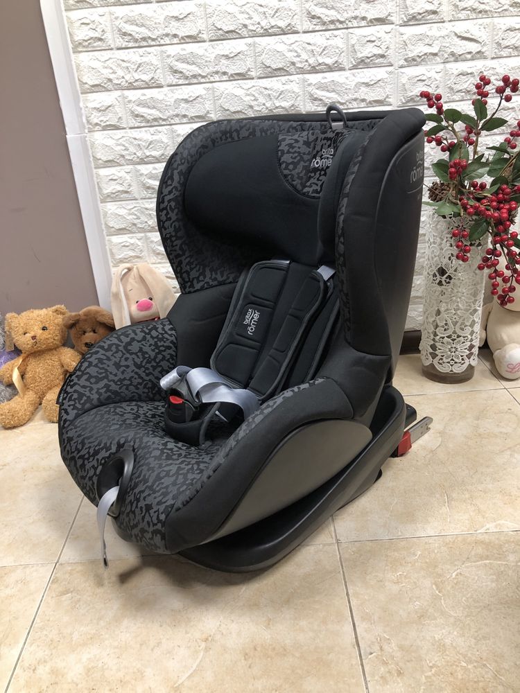 Автокрісло Britax Römer TRIFIX2 i-SIZE Група 1 (9-18 кг)